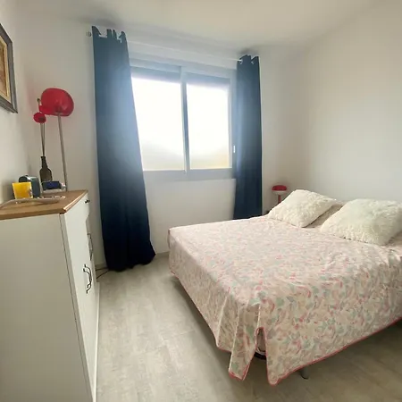 Le Boucanet - Climatise Entierement Renove Pour 4 Personnes Avec Parking Privatif Apartment Le Grau-du-Roi